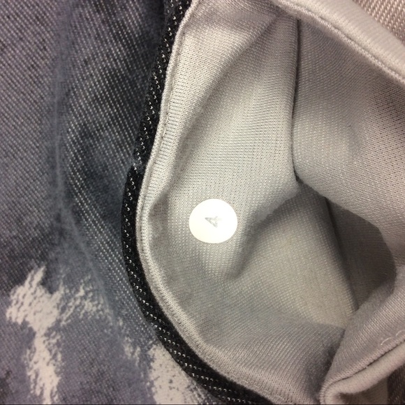 ❗️SOLD❗️Lululemon 4 Wunder Under Leggings - Picture 8 of 8